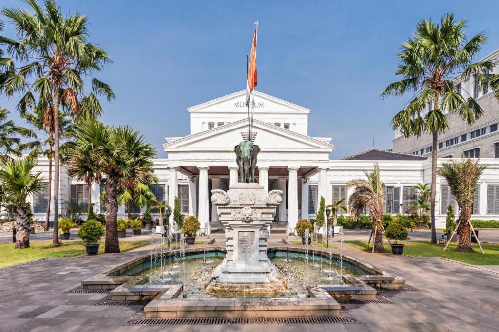 Losari Roxy Hotel Jakarta Exterior photo